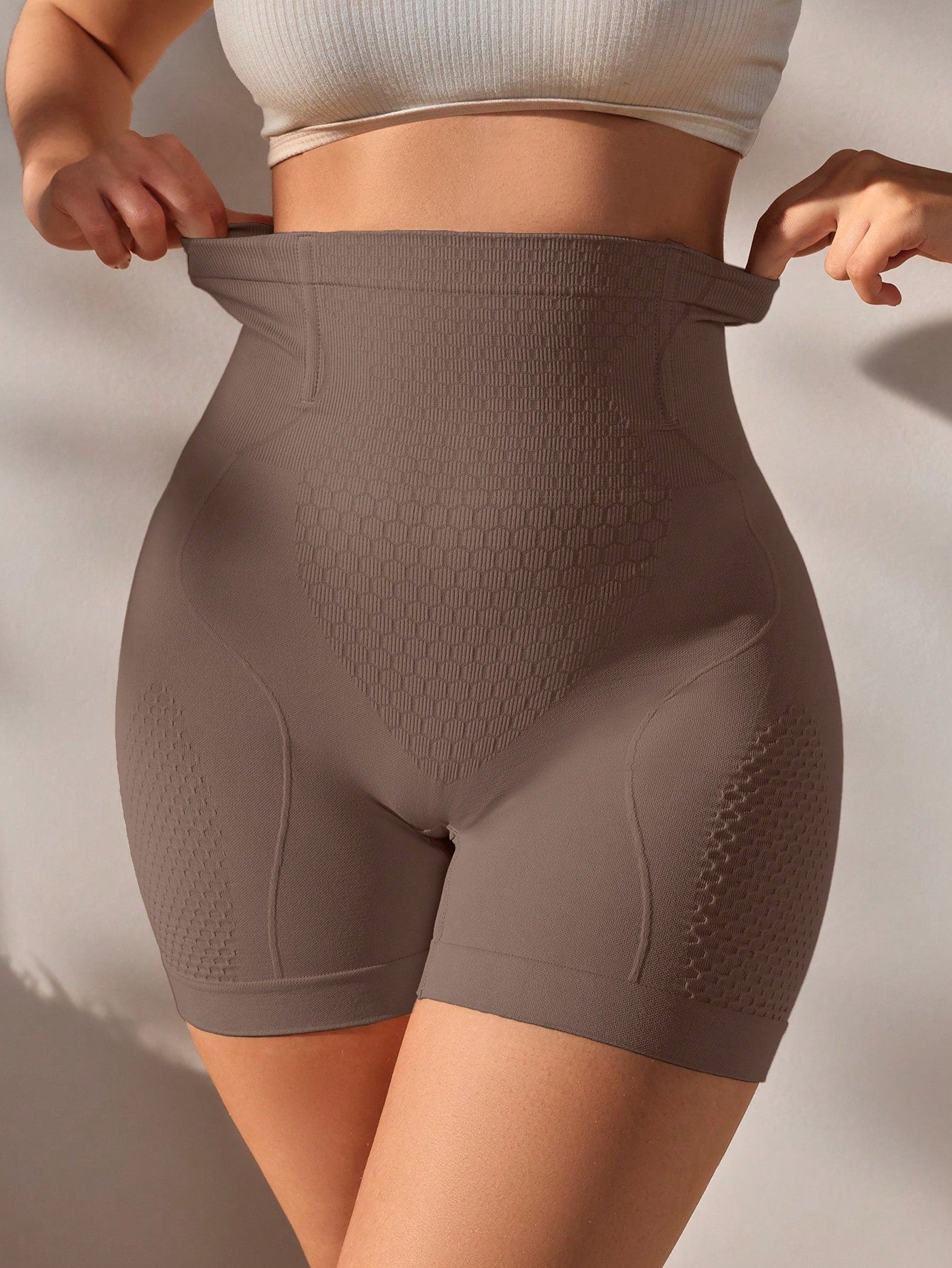 Seamless Women's Shapewear Briefs for Wedding Season