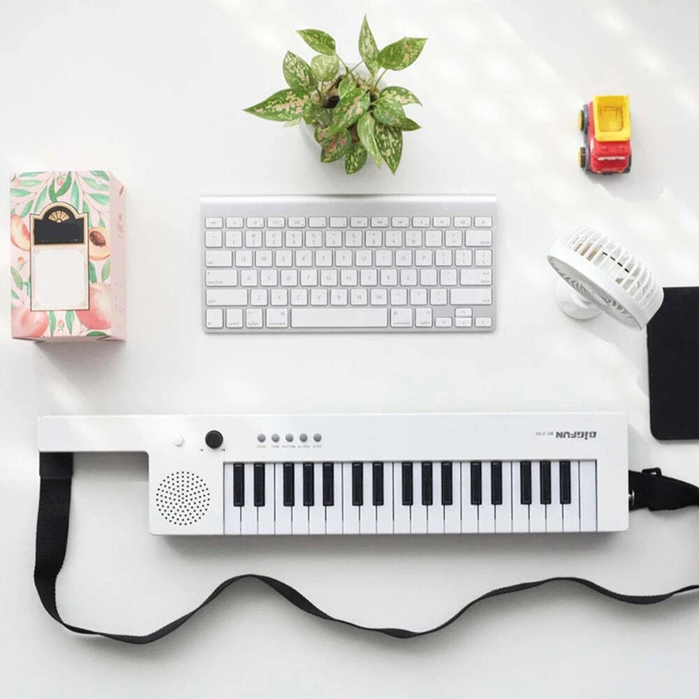 Portable 37-Key Electronic Keyboard Piano Mini Electronic Organ Piano + Microphone + Cable