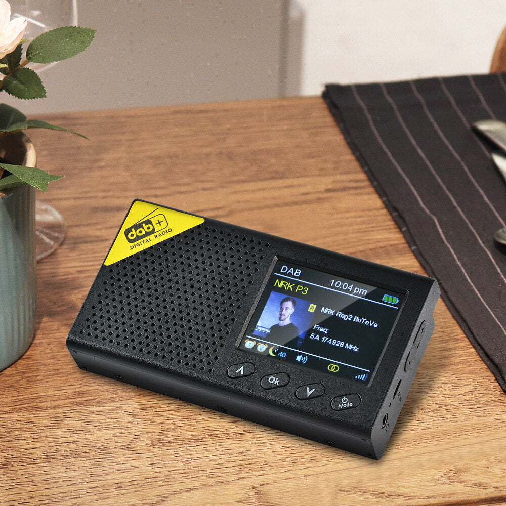 Portable 2.4 inch Digital Display Radio DAB/DAB+ FM Receiver 5.0 Bluetooth Speaker Rechargeable
