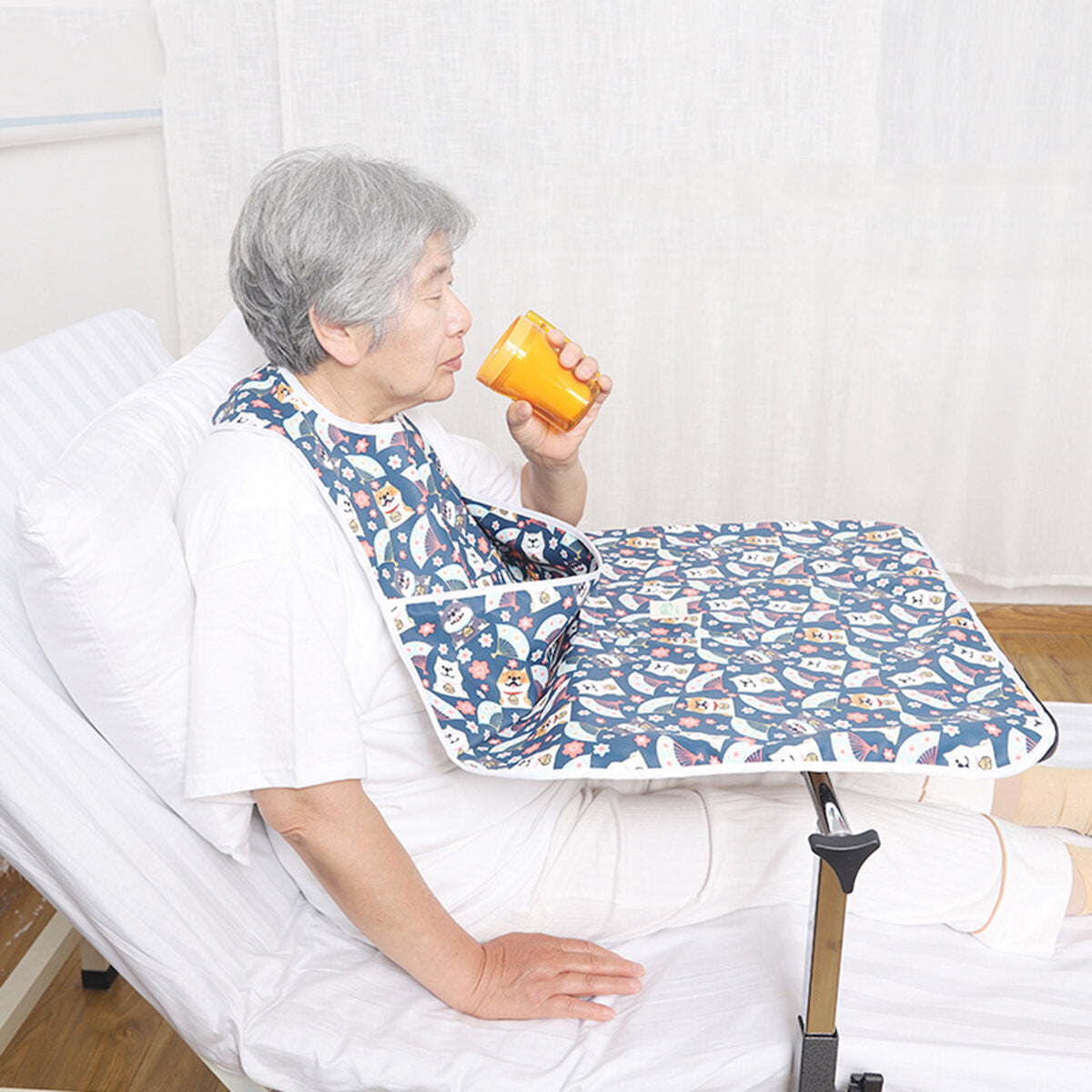 Elderly Patient Adult Waterproof Bib Feeding Drinking Anti-leak Clothes Protector for Adult Mealtime Bib