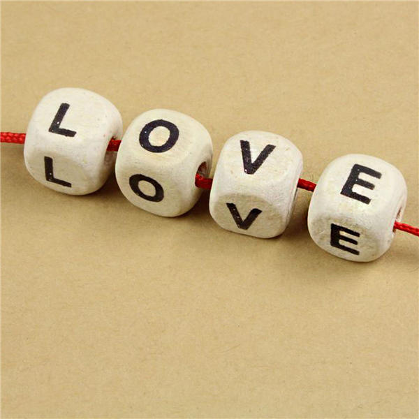 100Pcs Natural Mixed Wooden Alphabet Letter Cube Craft Charms Beads 10mm