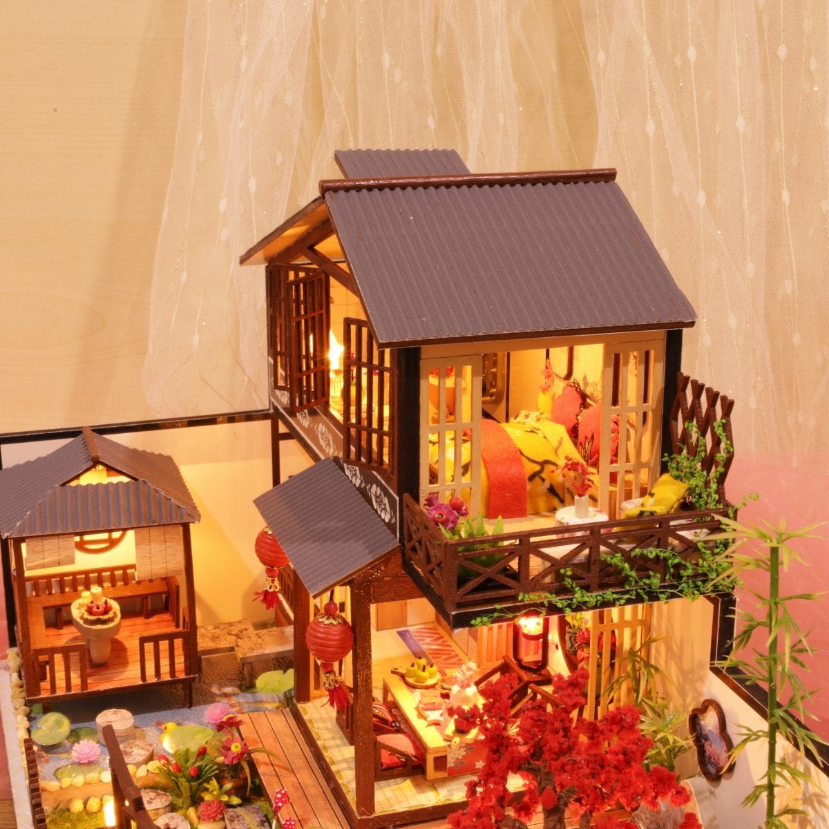 Wooden DIY Courtyard Doll House Miniature Kit Handmade Assemble Toy with LED Light Dust-proof Cover for Gift Collection