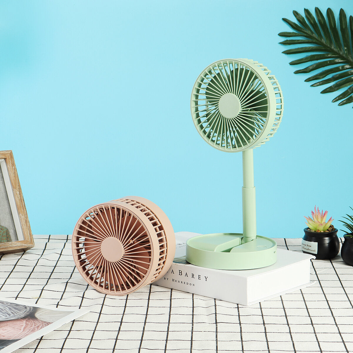 Folding Telescopic Floor Desk Fan 8000mAh 4 Modes 25-35db USB Rechargeable Adjustable Height 9-100cm Mini Aromatherapy Fans Camping Travel