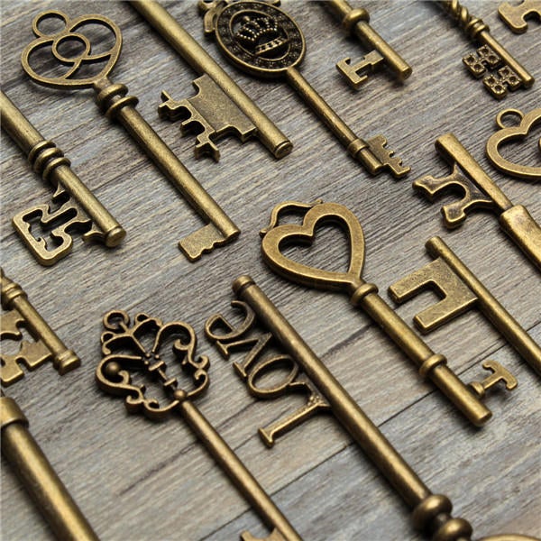 18Pcs Antique Vintage Skeleton Key Lot Pendant Heart Bow Lock Steampunk