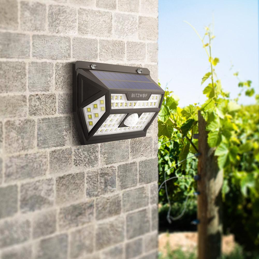 Solar Power 62 LED PIR Motion Sensor Security Lamp