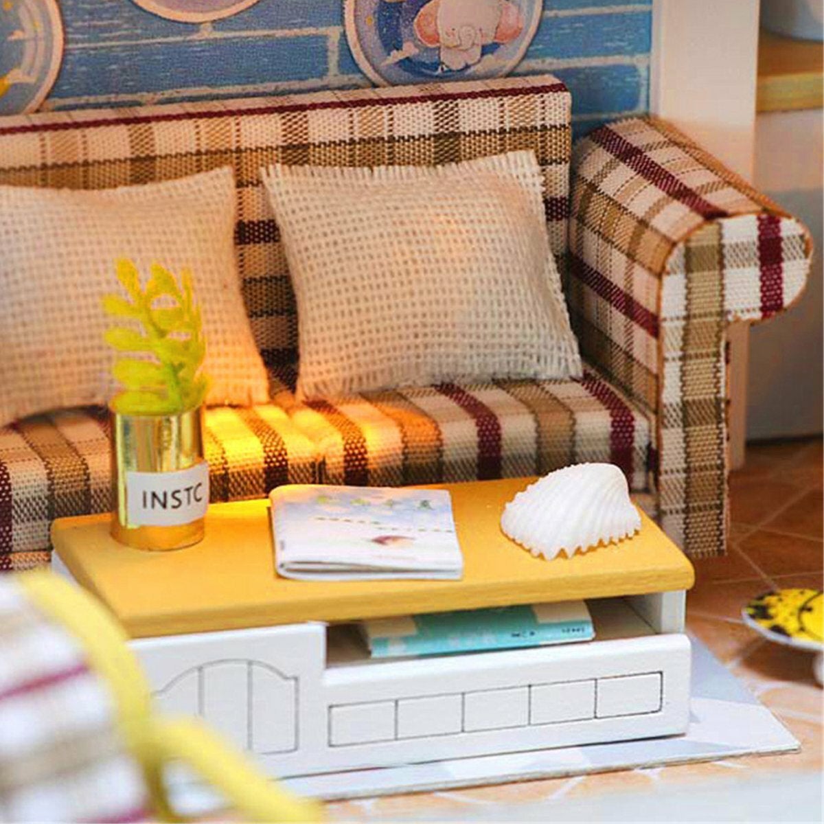 Wooden DIY Beach Villa Doll House Miniature Kit Handmade Assemble Toy with LED Light for Birthday Gift Collection Home Decor