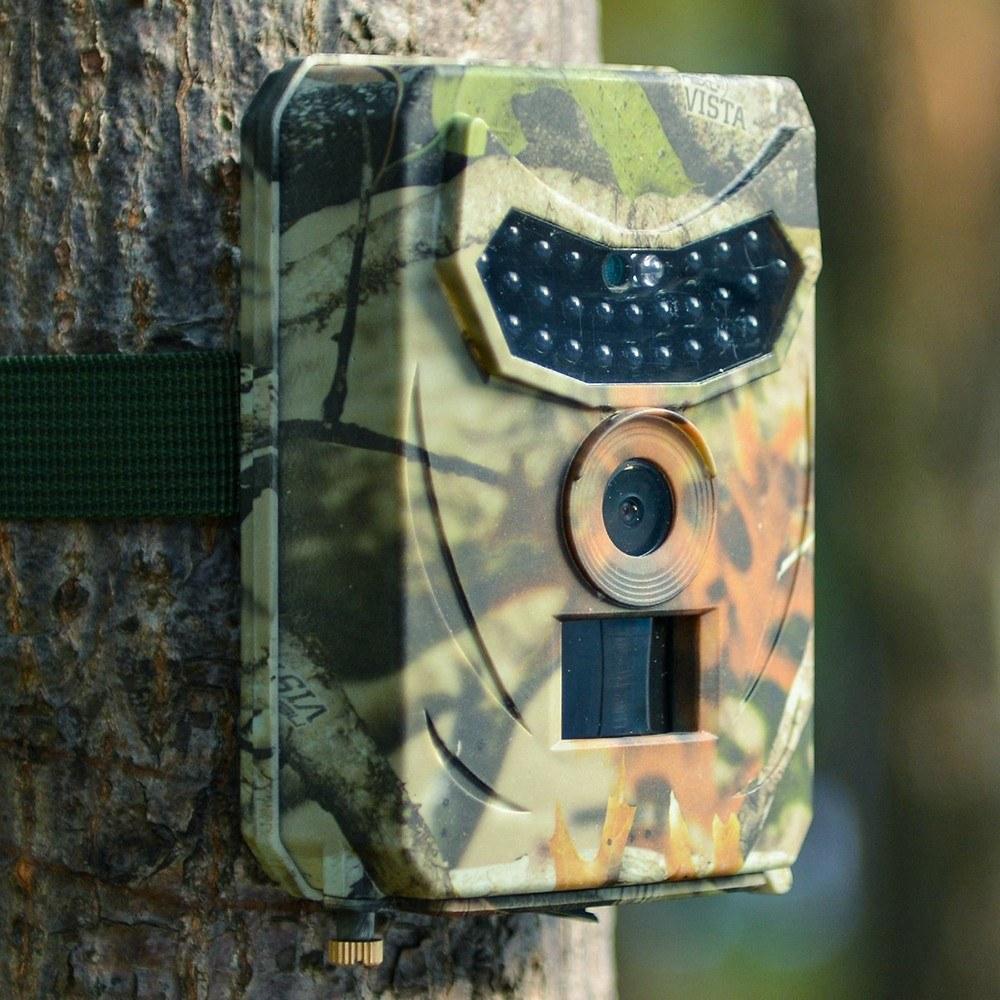 Outdoor Hunt-ing Trial Camera Scouting Video