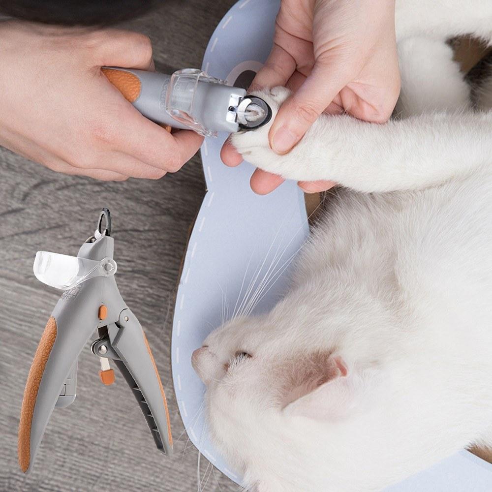 Illuminated Cat Pet Nail Clippers LED Light 5X Magnification
