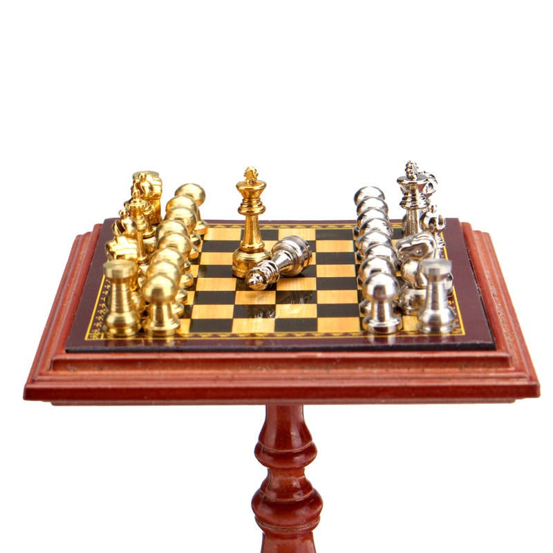 Miniature Chess Set and Table Magnet Chess Pieces 1:12 Accessories Parts For Doll House